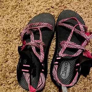 Girls size 6 chacos